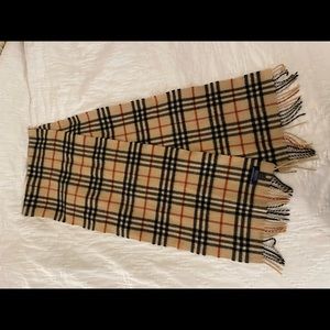 Burberry Scarf - classic